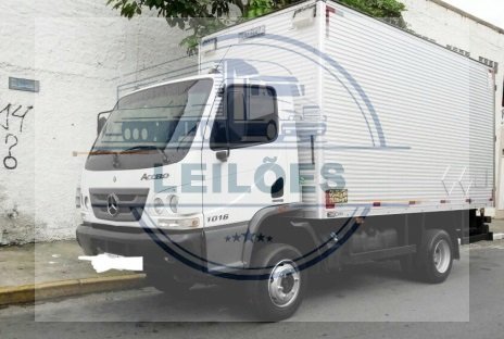 Mercedes-Benz Accelo 1016 - 4x2 -  2014  - Baú