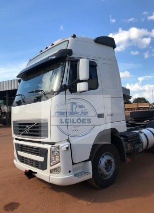 Volvo FH-500 Globetrotter 6x4 - 2014 - Automático