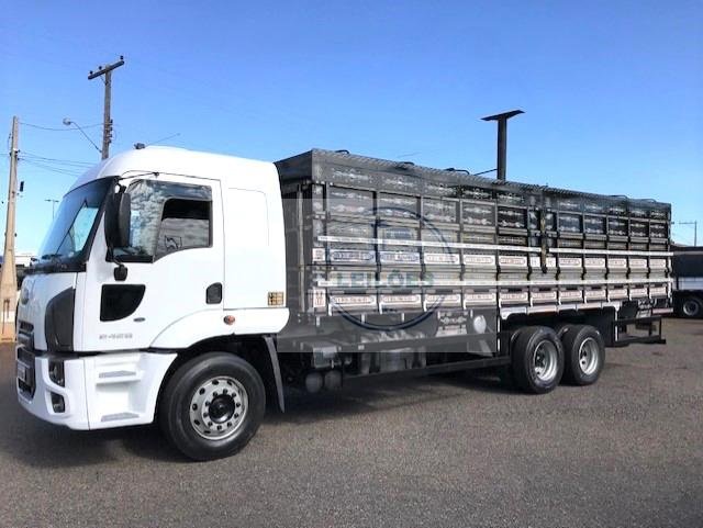 Ford Cargo 2428 - 6x2 - 2012 - Carroceria 